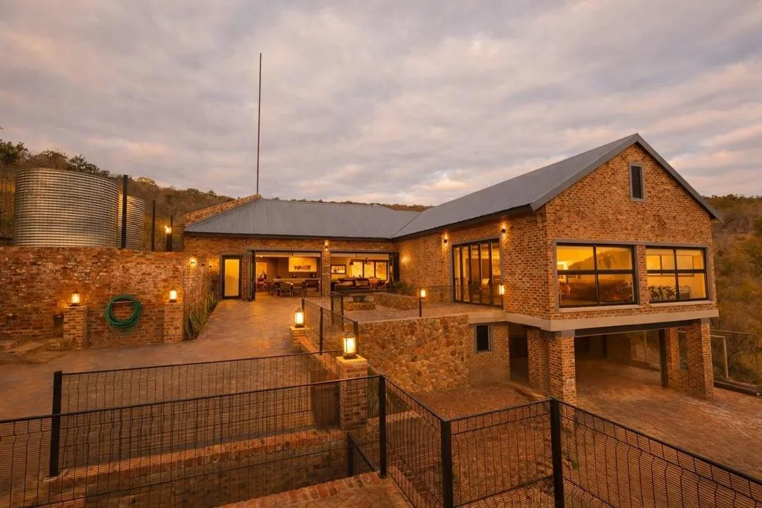 4 Bedroom House for sale in Mabalingwe Nature Reserve