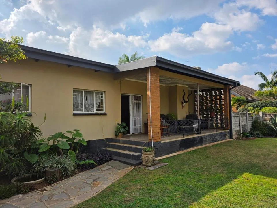 5 Bedroom House for sale in Capricorn