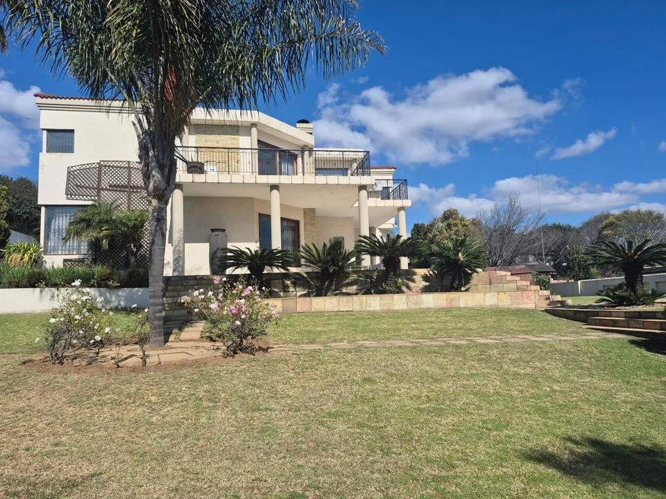 4 Bedroom House for sale in Reyno Ridge