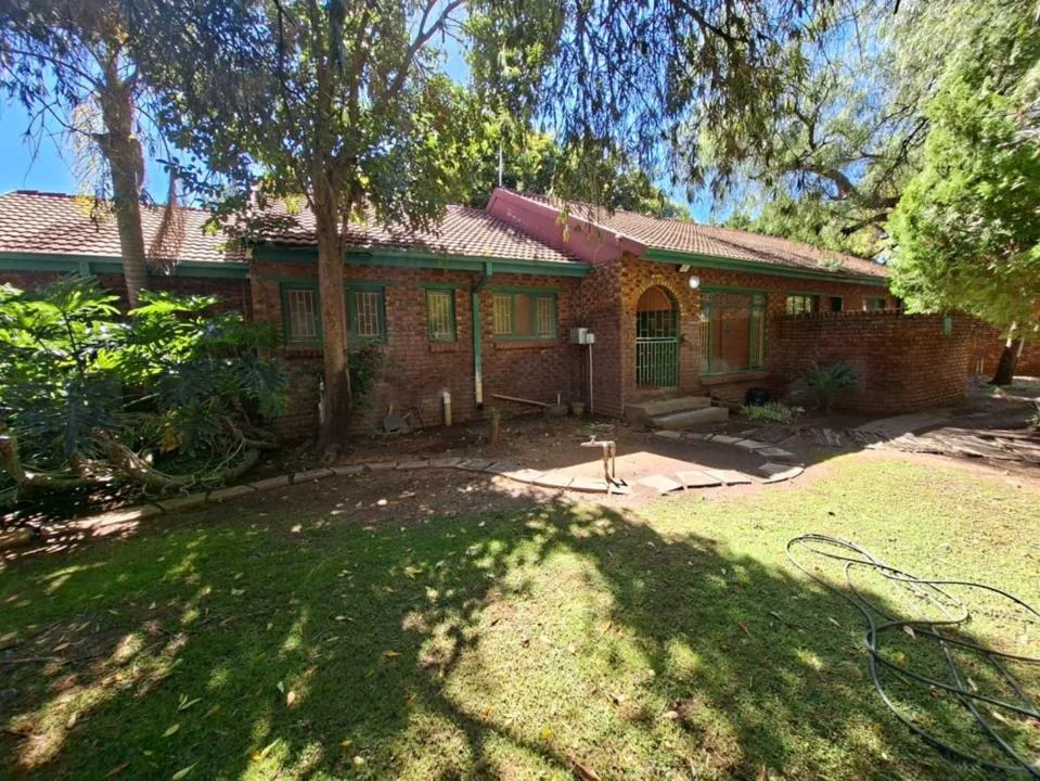 4 Bedroom House for sale in Riebeeckstad