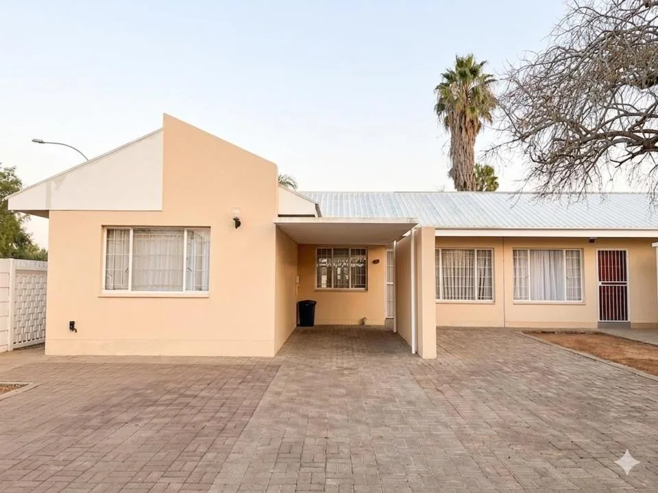 2 Bedroom Townhouse for sale in Oosterville