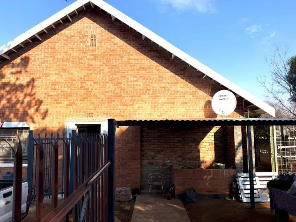 3 Bedroom House to rent in South Ridge