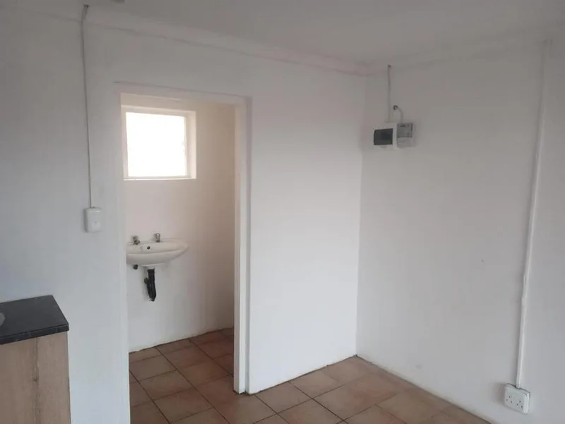 1 Bedroom Apartment / flat to rent in C Place
