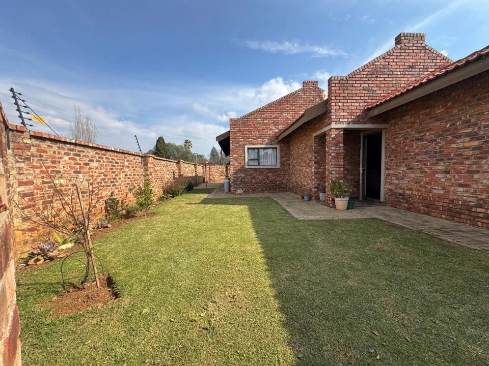 2 Bedroom Townhouse for sale in Baillie Park