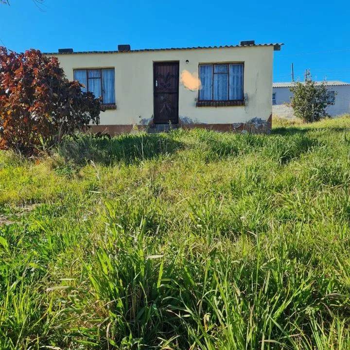 2 Bedroom House for sale in Mdantsane Nu 11