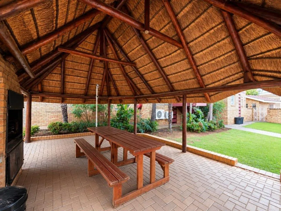 2 Bedroom Apartment / flat for sale in Kannoniers Park