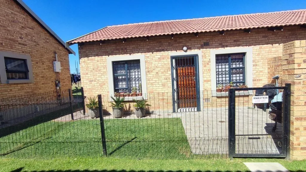 3 Bedroom Apartment / flat to rent in Secunda Central