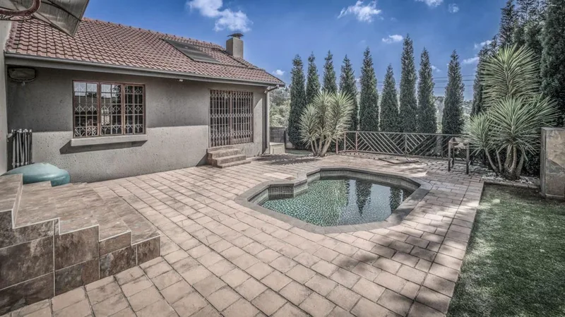 5 Bedroom House for sale in Ben Fleur