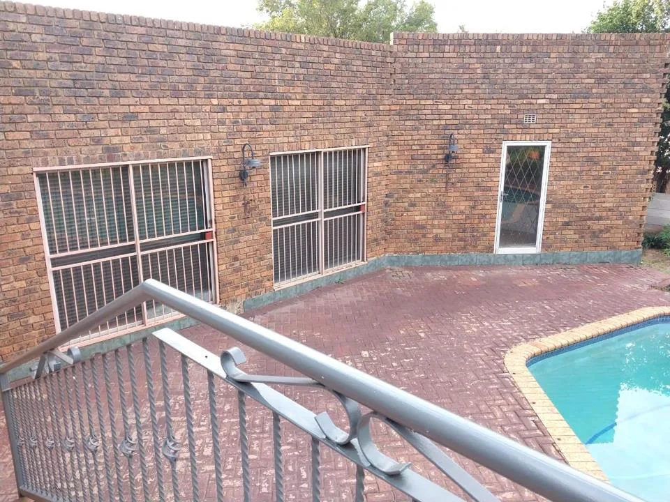 4 Bedroom House for sale in Reyno Ridge