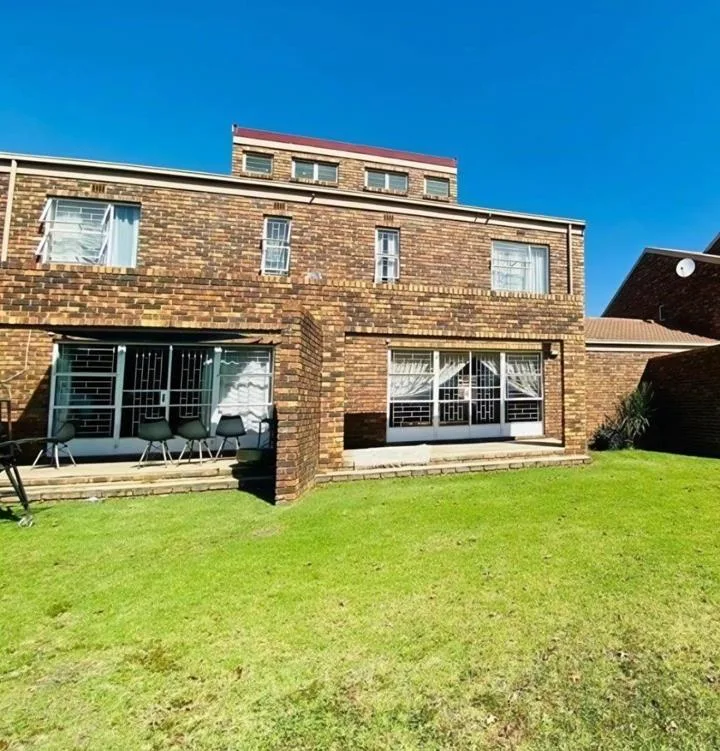 3 Bedroom Townhouse for sale in Vaalpark
