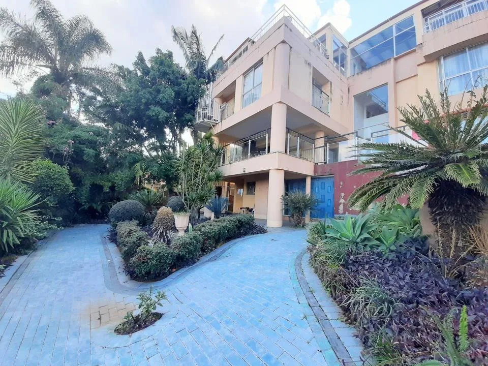 6 Bedroom House for sale in Kosmos