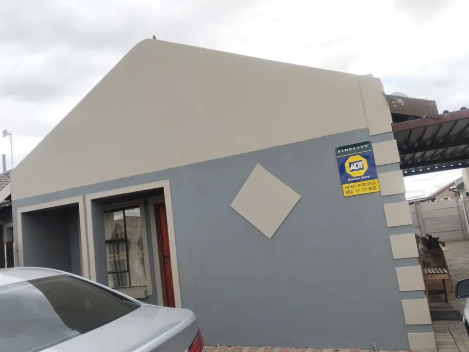 2 Bedroom House for sale in Mandela View