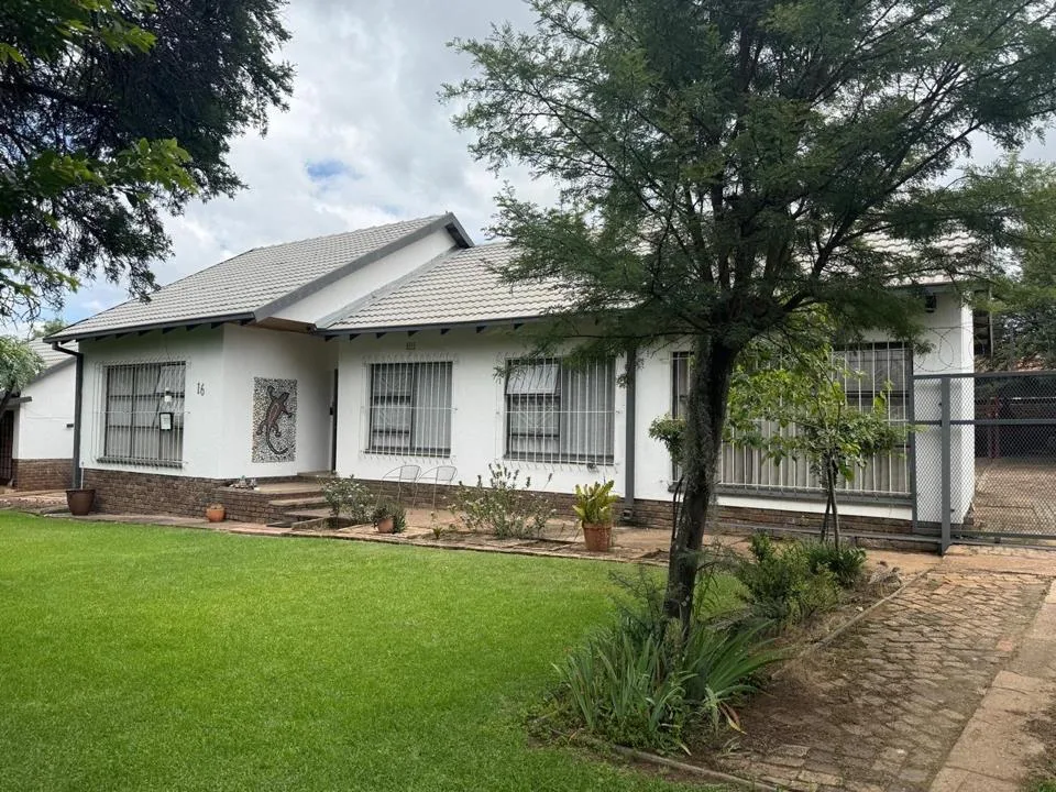 3 Bedroom House to rent in Model Park