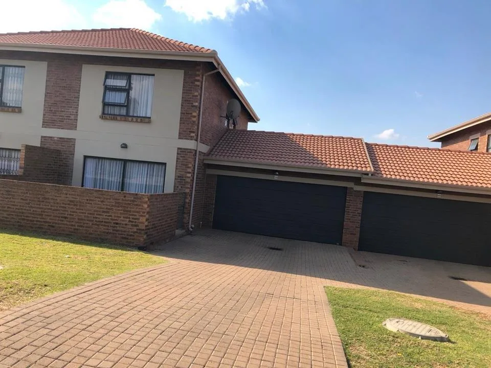 3 Bedroom Townhouse to rent in Jackaroo Park