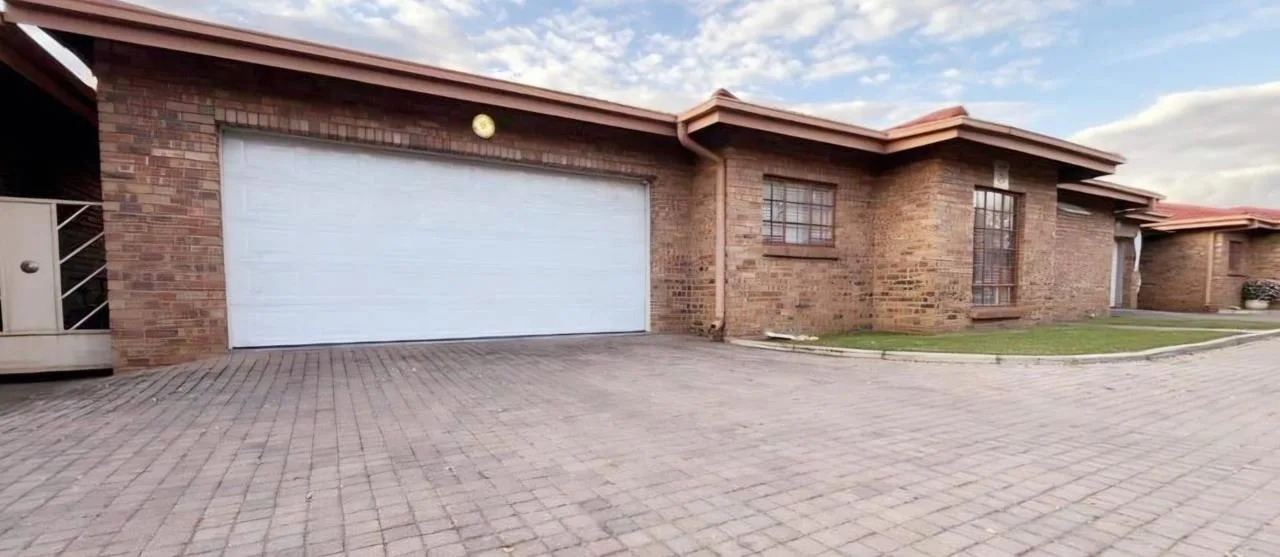 3 Bedroom Townhouse for sale in Vaalpark
