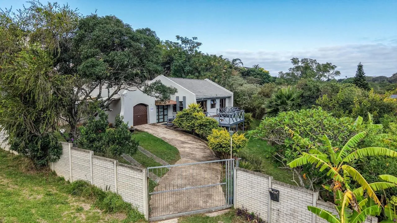 3 Bedroom House for sale in Beacon Bay