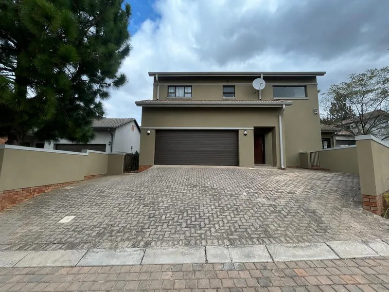 3 Bedroom House to rent in Tres Jolie