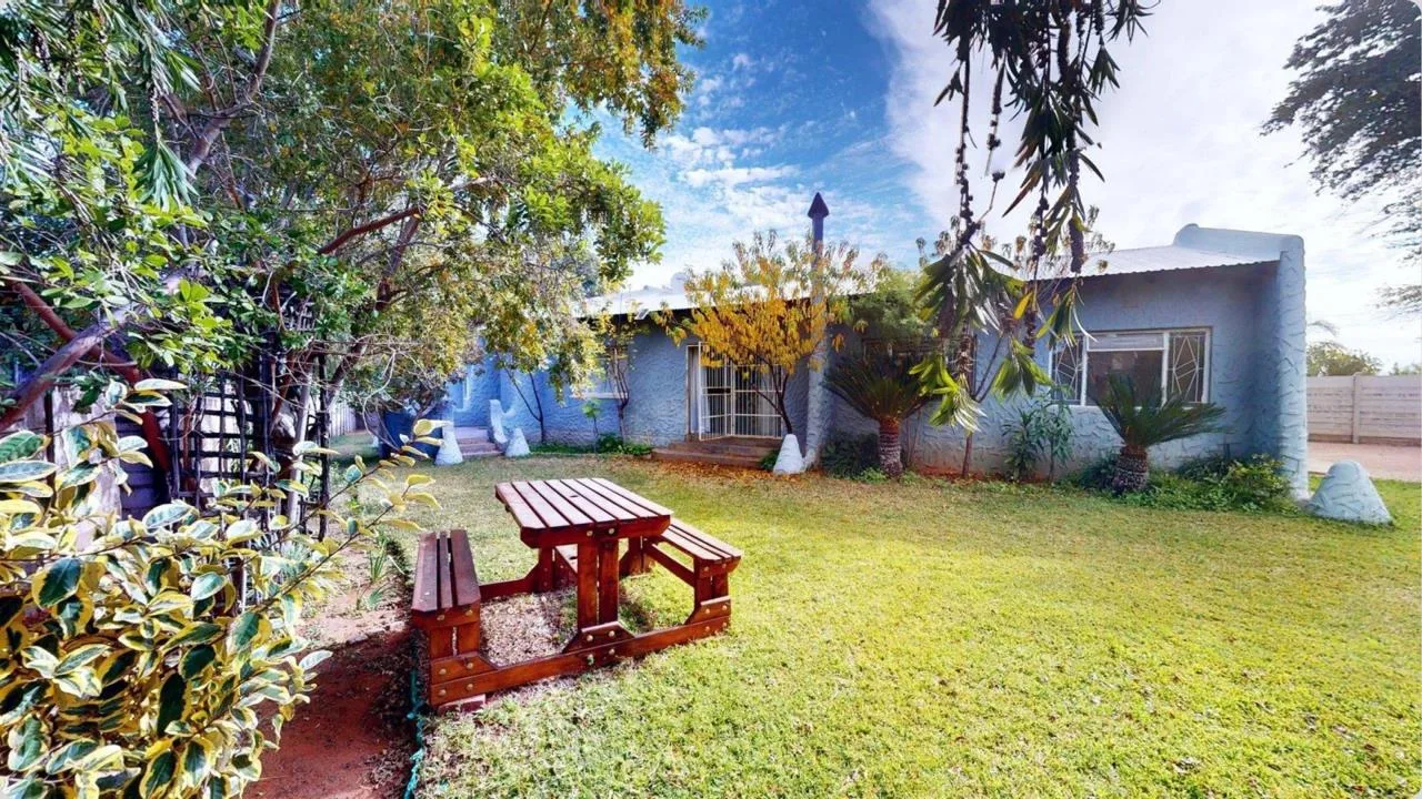 4 Bedroom House for sale in Flora Park