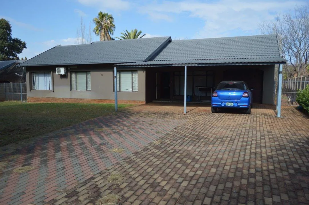 3 Bedroom House for sale in Doringkruin