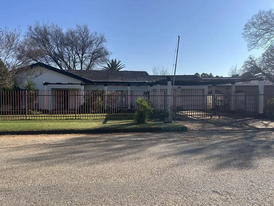 5 Bedroom House for sale in Viljoenskroon