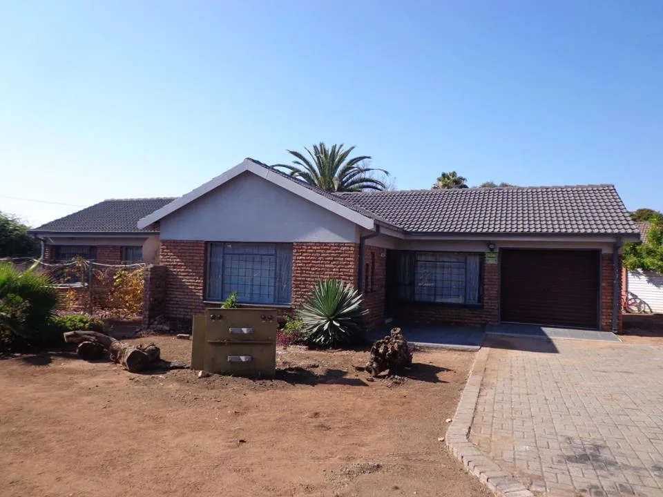 3 Bedroom House for sale in Ivy Park
