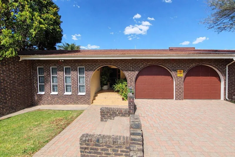 4 Bedroom House to rent in Overkruin