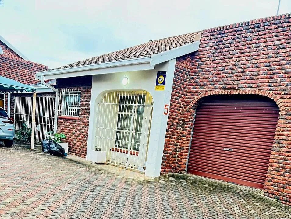 2 Bedroom Townhouse for sale in Elandia