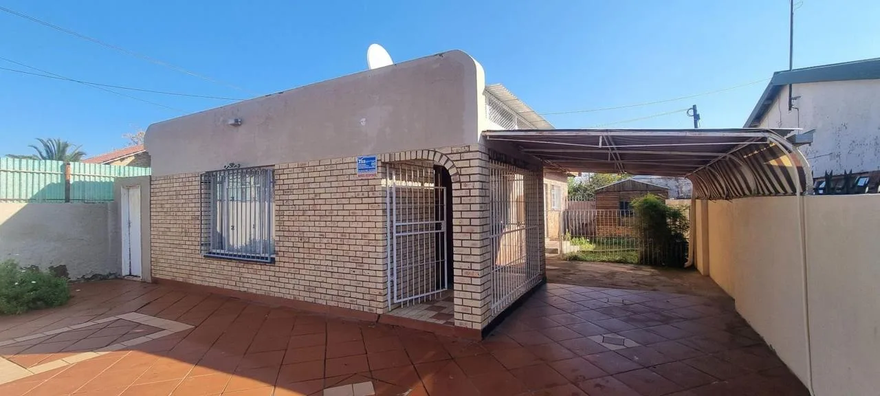2 Bedroom House for sale in Kimberley Central