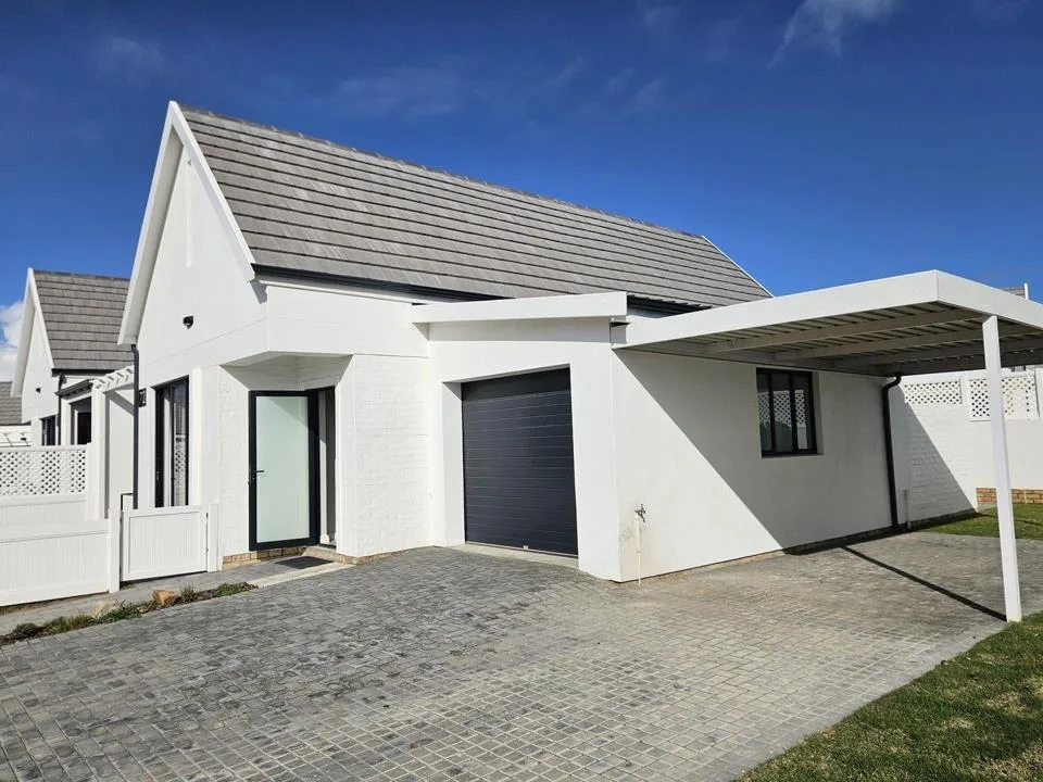 2 Bedroom Townhouse to rent in Canals