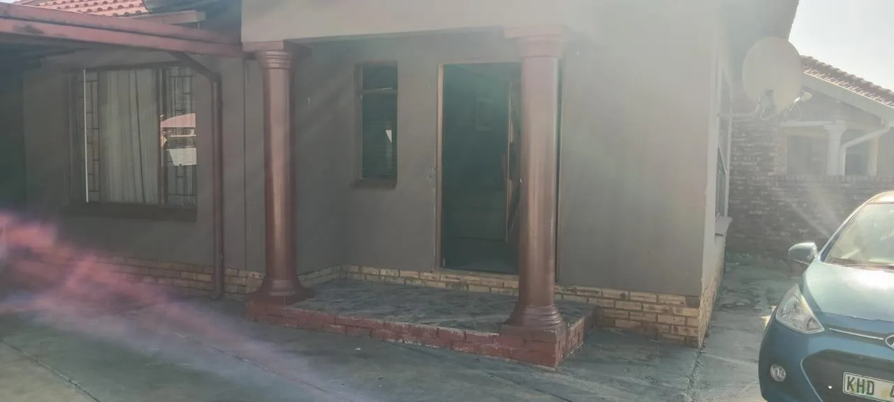 3 Bedroom House for sale in Tlhabane West