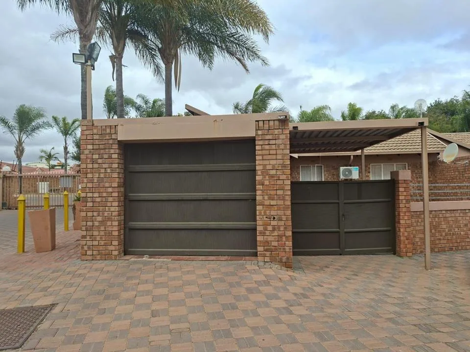 3 Bedroom Townhouse for sale in Bendor