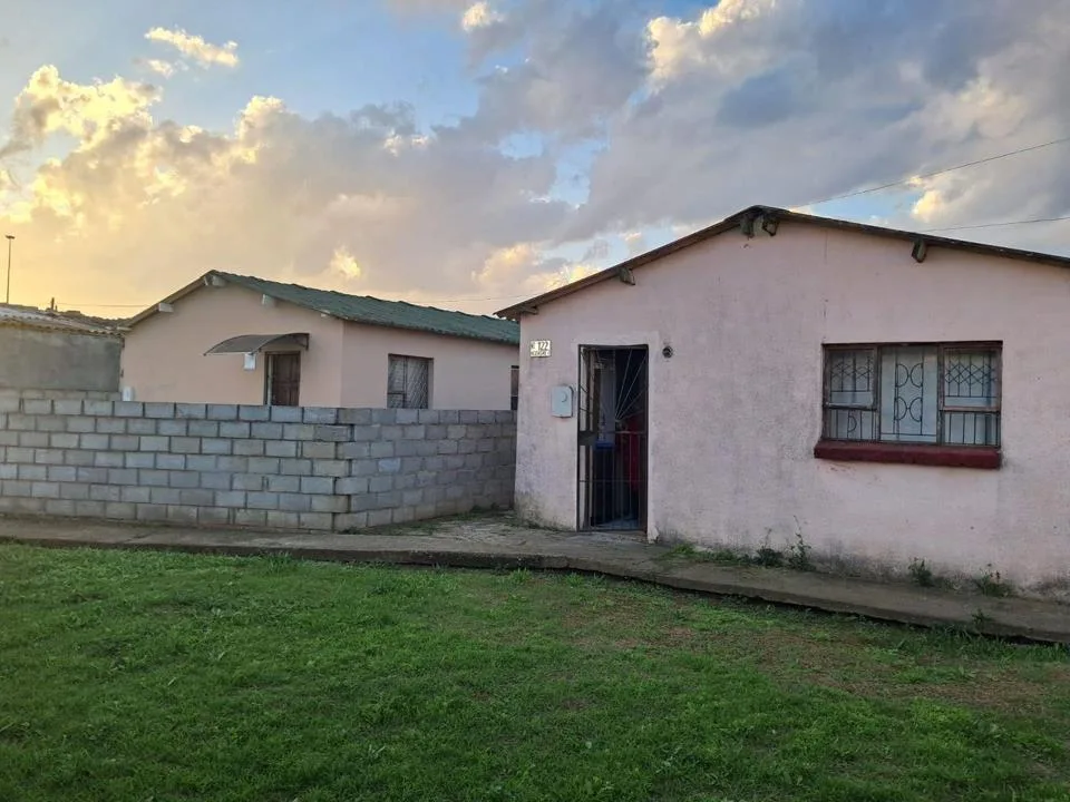 2 Bedroom House for sale in Motherwell Nu 7