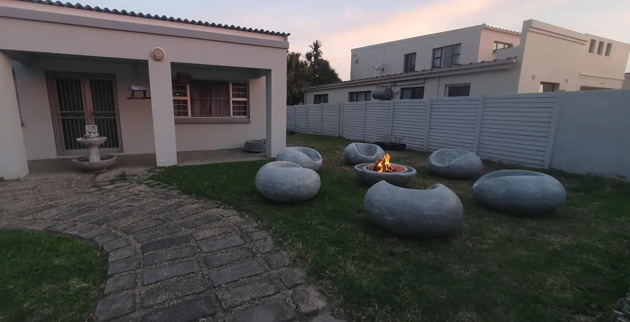 3 Bedroom House for sale in Kidds Beach