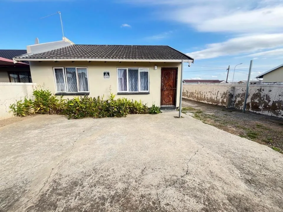2 Bedroom House for sale in Club View