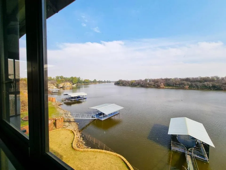 4 Bedroom House for sale in Bothaville