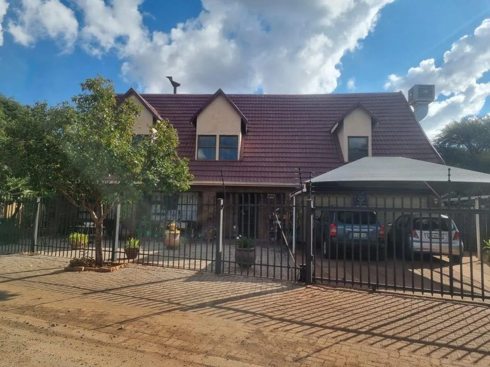 4 Bedroom House for sale in Kathu