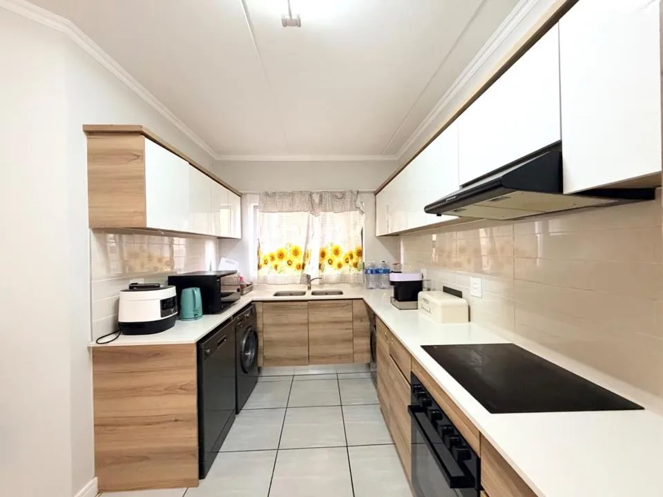 3 Bedroom Apartment / flat to rent in Waterfall