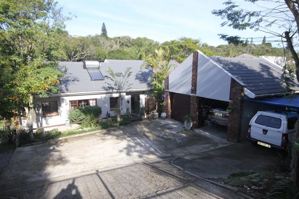 3 Bedroom House for sale in Blue Bend