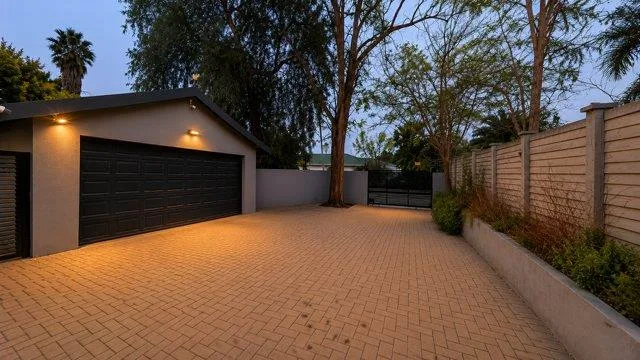 2 Bedroom Townhouse for sale in Waverley