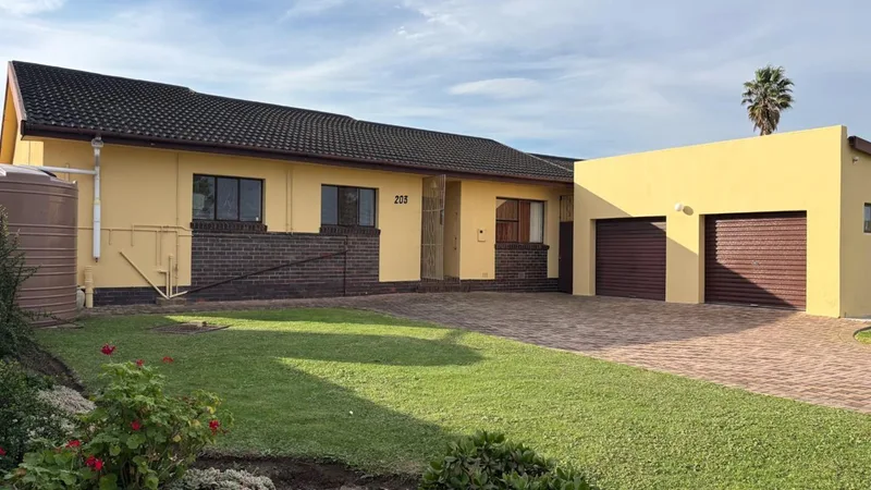 3 Bedroom House for sale in Rowallan Park