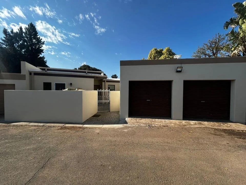 3 Bedroom Townhouse for sale in Rhodesdene