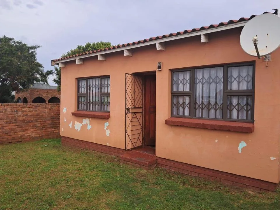 2 Bedroom House for sale in Motherwell Nu 7