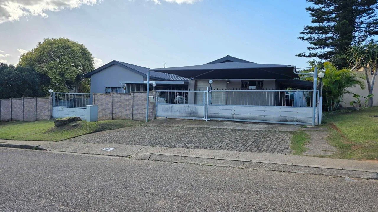 4 Bedroom House for sale in Strelitzia Park