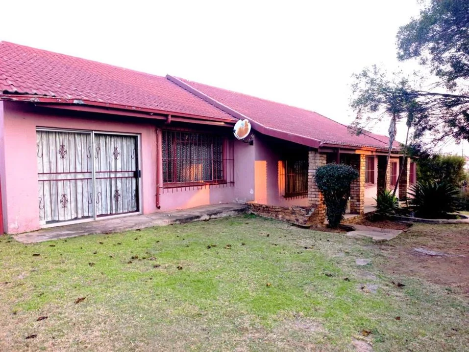 3 Bedroom House for sale in Tasbet Park