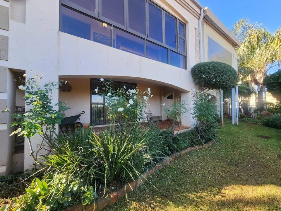 3 Bedroom House for sale in Kosmos Ridge