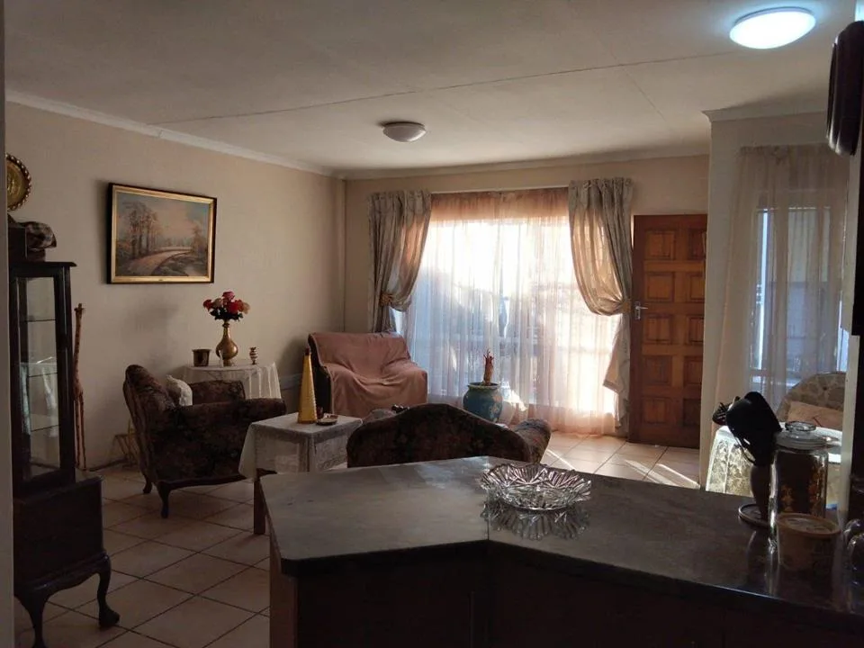 2 Bedroom Townhouse to rent in Pellissier