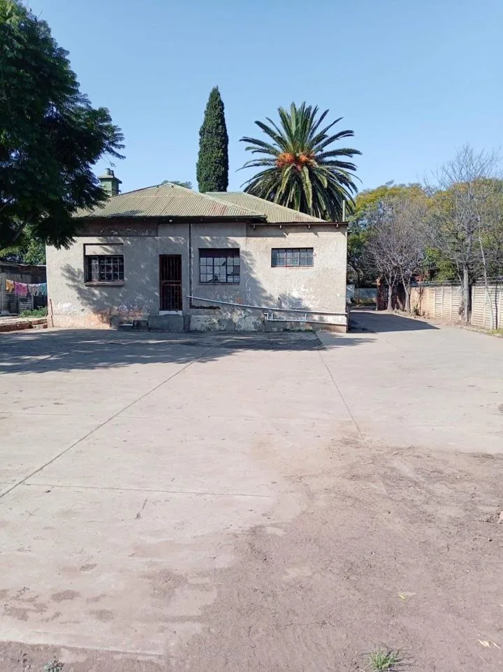 8 Bedroom House for sale in Witbank Central