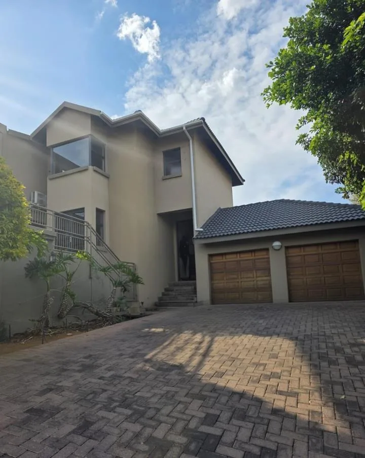 3 Bedroom House for sale in Cashan