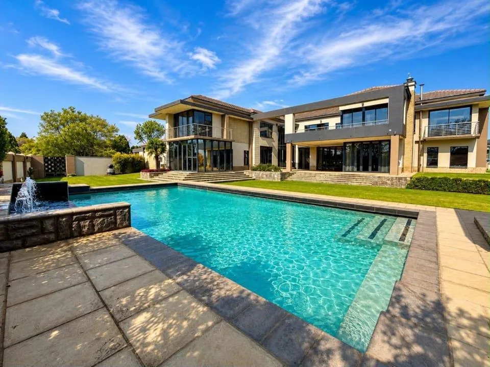 6 Bedroom House for sale in Grimbeeck Park