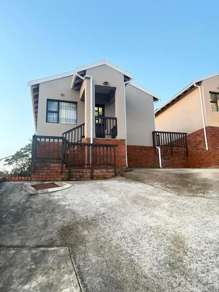 2 Bedroom House for sale in Amalinda